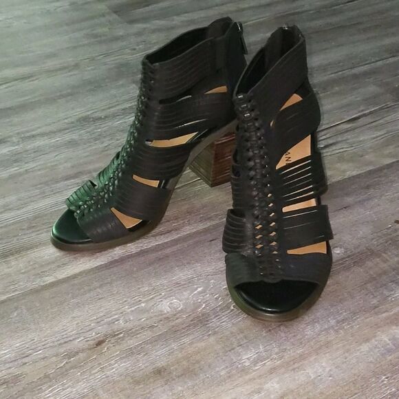 Lucky Brand black ankle peek toe shoes Sz 8.5 - Picture 1 of 6